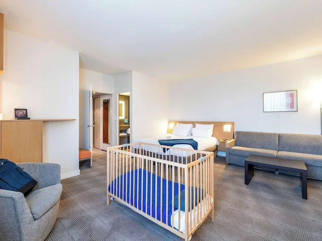 غرفة تنفيذية بسرير مزدوج مع أريكة، NOVOTEL GRENOBLE CENTRE 3/10