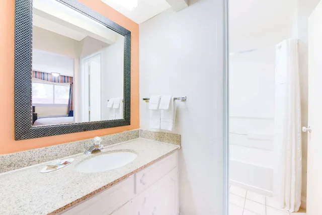 غرفة قياسية بسرير كينج للمدخنين، Travelodge By Wyndham Ruidoso 6/7