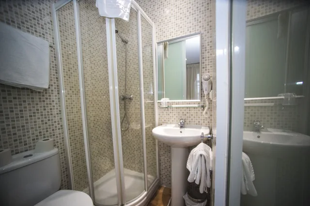 غرفة قياسية بسرير مزدوج بإطلالة على المدينة بشرفة، Hostal Centro 8/9
