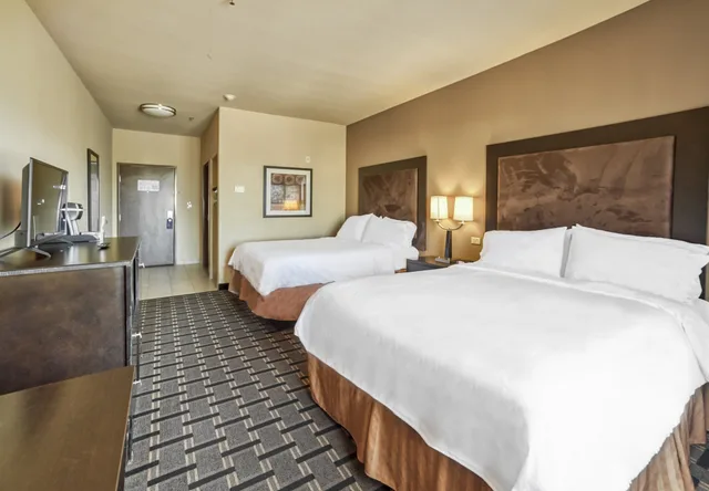 Suite, 2 Queen Beds, Exterior Entrance, Accessible, Holiday Inn Express Suites Beeville 5/10