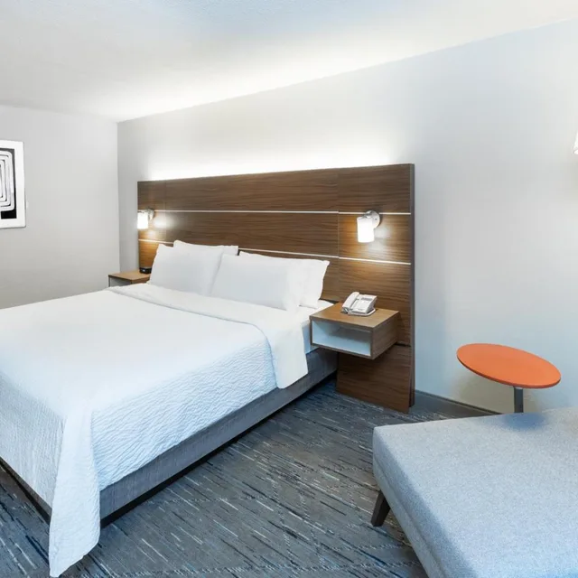 Standard, Sofa, Holiday Inn Express El Paso-Central 3/6