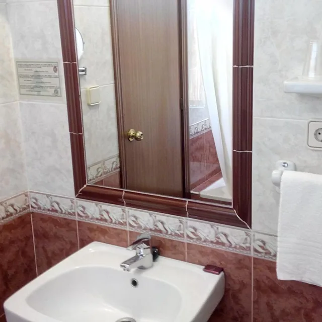 Room, Double Bed, with Extra Bed, Hotel Riavela 7/10
