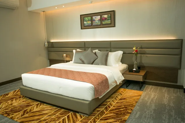 غرفة ديلوكس بسرير كوين بإطلالة على المدينة بغرفة نوم واحدة، Hotel Omni Residency 5/10