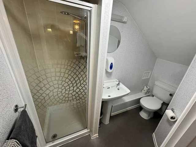Silver, Family, 1 Double and 1 Single Bed، Hotel Mon Ami 10/10