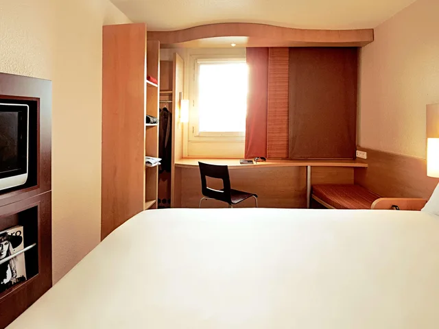 غرفة بسرير مزدوج مع أريكة، Ibis Bayeux Port En Bessin 7/8