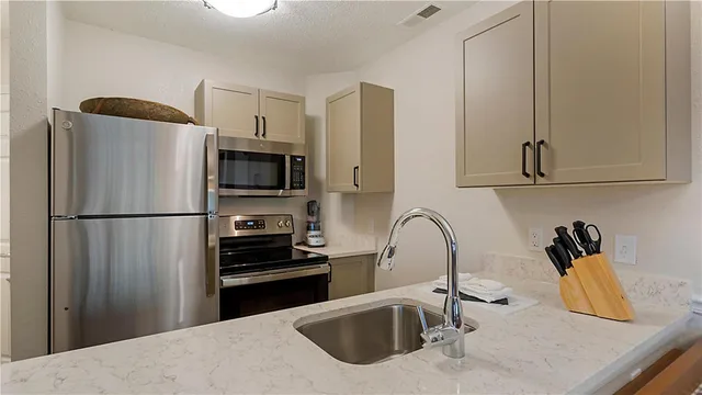 جناح ديلوكس بسرير كينج بغرفة نوم واحدة مع أريكة، Hilton Vacation Club Laurel Crest Pigeon Forge 11/11