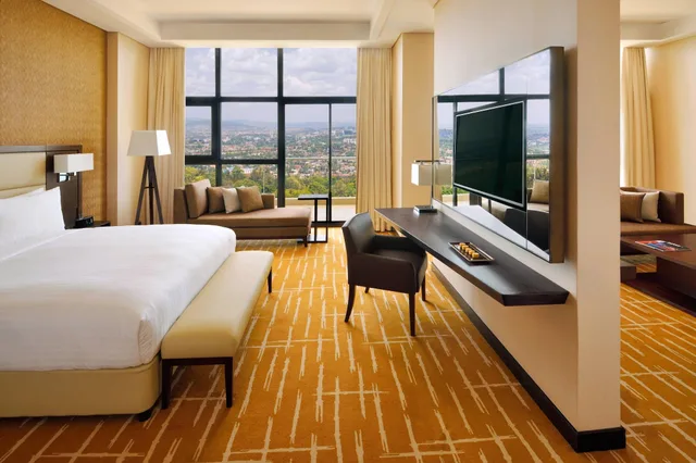 جناح جونيور بسرير كينج، Kigali Marriott Hotel 1/2