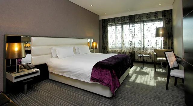 غرفة بسرير مزدوج، Coastlands Umhlanga Hotel 1/2