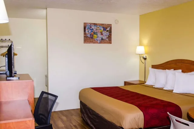 غرفة قياسية بسرير كينج، Econo Lodge Albuquerque East 1/2
