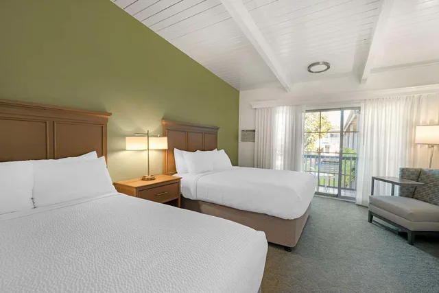 غرفة بسريرين كوين، Best Western Plus Santa Barbara 1/3