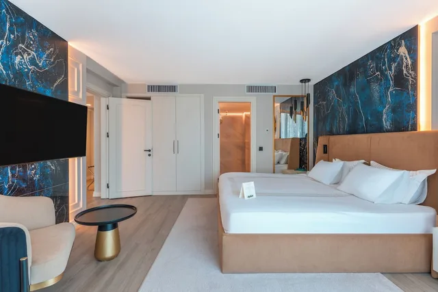 جناح جونيور بسرير كينج بإطلالة على الحديقة بشرفة، Qlusive Hotel 1/5