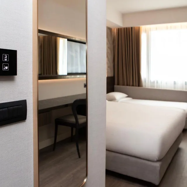 غرفة قياسية ثلاثية بسرير مزدوج، Luwian Athens Boutique Hotel 2/5