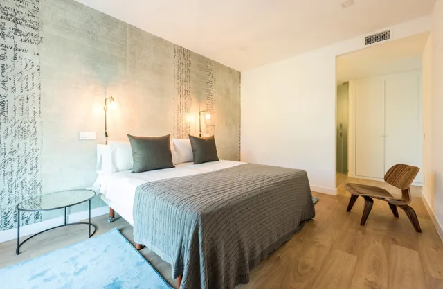 Skyline, Grand, Suite, King and Twin Beds، Apartment Plaza Espana Skyline By Be Mate 4/10