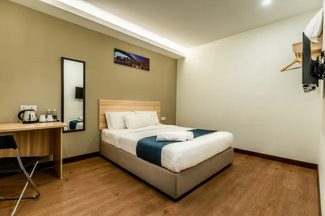 Standard, Queen Bed, Lobby Floor, Orange Hotel Klia Klia2 1/3