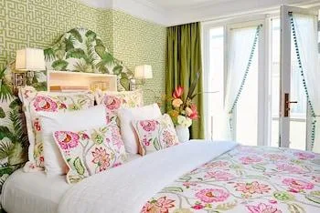 Classic, King Bed, Estherea 1/1