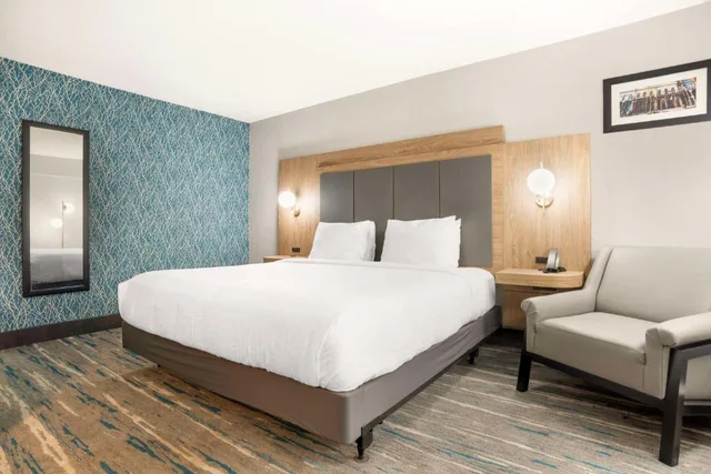 غرفة بسرير كينج، Best Western Plus Mobile Inn and Suites 4/6