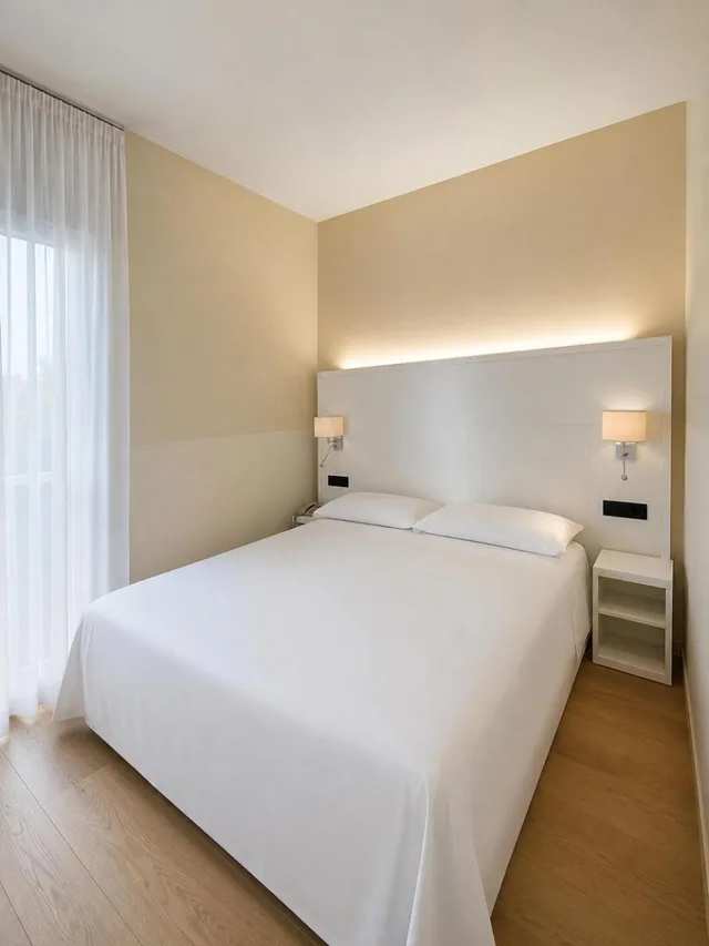 غرفة بسرير مزدوج أو سريرين منفصلين بشرفة، HOTEL PARIGI 2 2/6