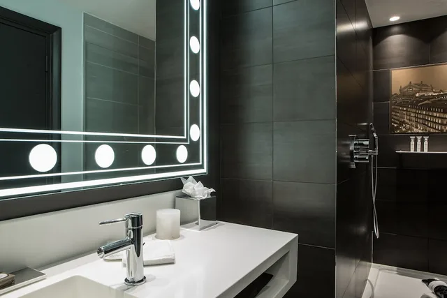 1 Bedroom, Suite, Queen Bed, Sofa, Hotel Indigo Paris - Opera by IHG 7/7