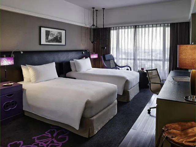 غرفة سوبيريور بسريرين منفصلين، Sofitel Saigon Plaza Hotel 1/2