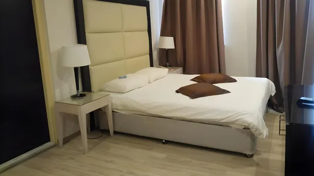 غرفة تنفيذية، Castelli Hotel 1/1