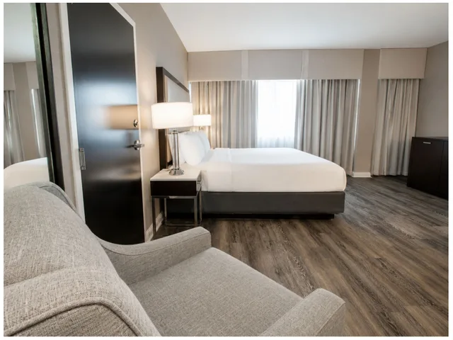 غرفة تنفيذية بسرير كينج، Holiday Inn Wilmington 2/3