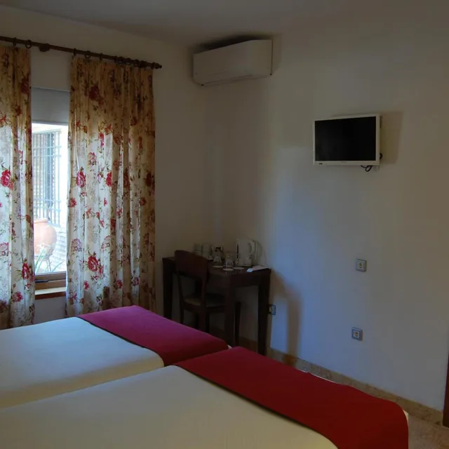 Room, Quadruple, Hotel Riad Arruzafa 1/2