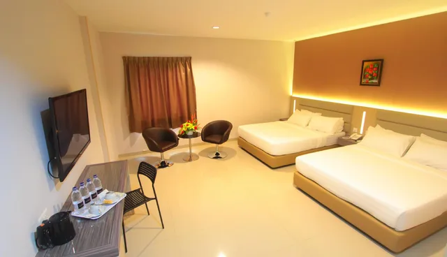 غرفة عائلية بسريرين كوين، Lovina Inn Batam Center 1/2