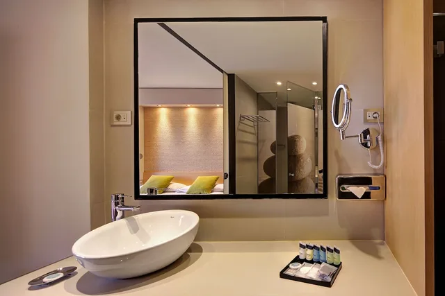 غرفة بسرير مزدوج بإطلالة على البحر بشرفة، Hotel Palace Bonanza Playa and Spa 3/3