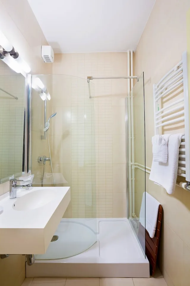 غرفة قياسية بثلاثة أسرّة، Ibis Styles Dunarea Galati 8/9