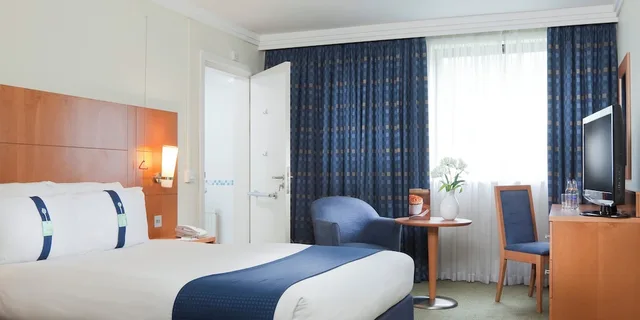 غرفة قياسية بسرير مزدوج لذوي الإعاقة، HOLIDAY INN MAIDENHEAD-WINDSOR 2/3