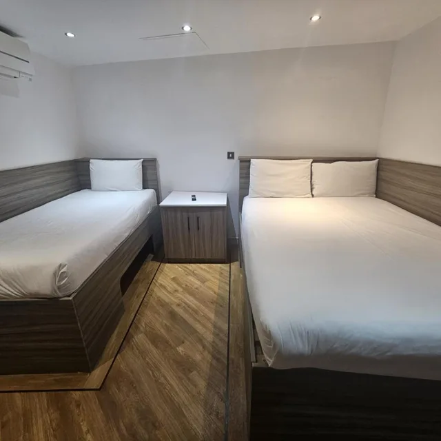 Room, Triple, No Window، Printworks Hotel 2/7