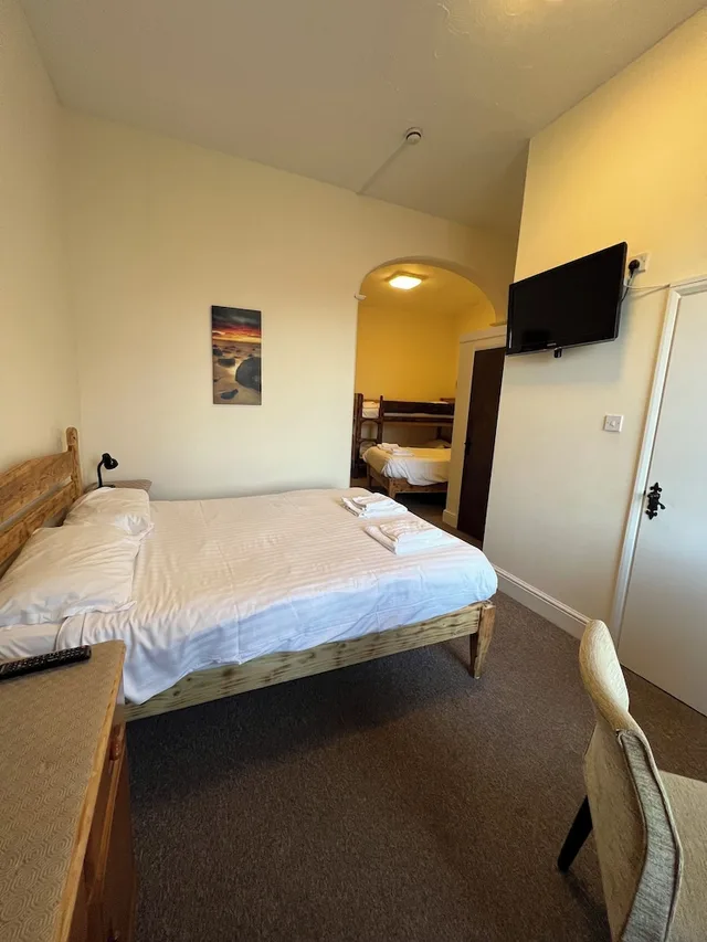 Family, 4 Beds, 2 Double Beds, Bunk Beds, The Royal Britannia 1/6