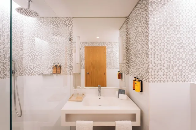 غرفة بسرير مزدوج بإطلالة على المسبح، Falesia Hotel - Adults Only 7/7