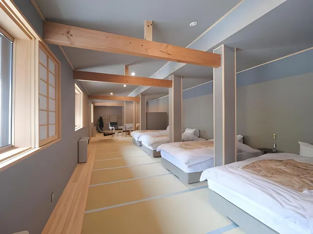 غرفة يابانية كبيرة بأربعة أسرّة، Kusatsu Hotel 1/1