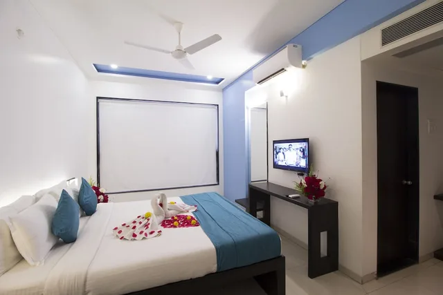 غرفة تنفيذية بسرير كينج مع أريكة، Hotel City Point 1/3