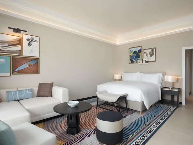 غرفة سوبيريور بسرير كينج بإطلالة على الحديقة، Sofitel Ras Al Khaimah Al Hamra Beach Resort 3/7