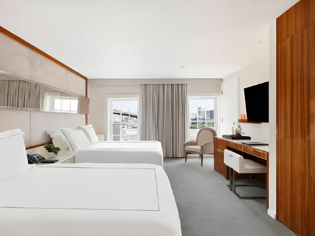 Deluxe, Front Street View، 33 Hotel, New York City, Seaport 1/2