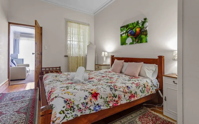 جناح كلاسيكي بسرير كوين بحمام خاص، Cape Jervis Accommodation and Caravan Park 1/3