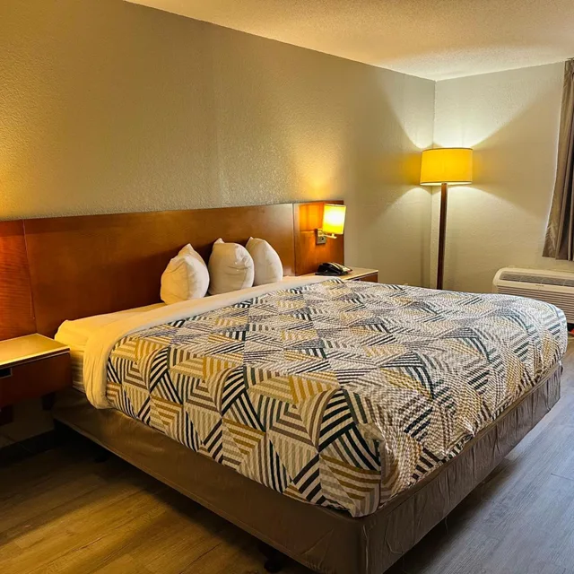 غرفة بسرير كينج لذوي الإعاقة، Motel6 Forrest City, AR 5/7