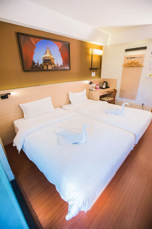 غرفة قياسية بسريرين منفصلين، CHIANG ROI 7 DAYS INN 3/6
