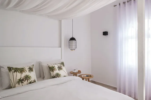 Windmill, Deluxe, Suite, Queen Bed, Shared Pool، Smy Mediterranean White Santorini - Adults Only 3/5