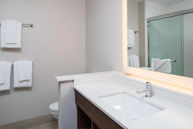 جناح بسرير كينج وسريرين كينج، Holiday Inn Express And Suites Ruston 3/3