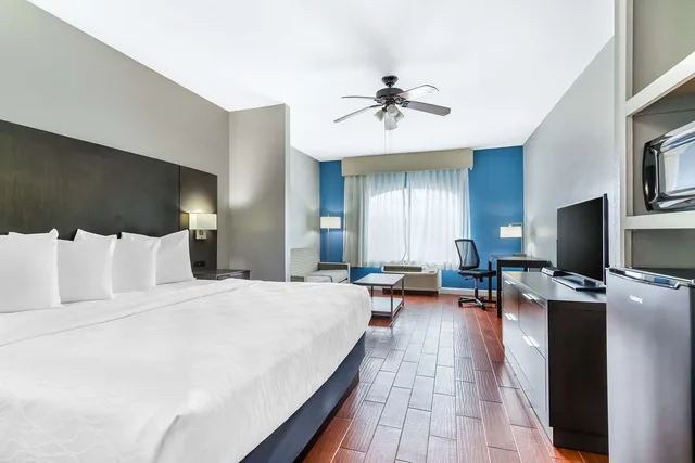 غرفة بسرير كينج، Best Western Port Lavaca Inn 1/2