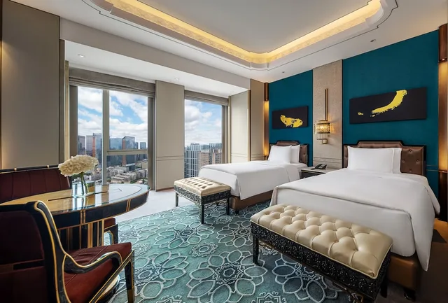 Grand, Deluxe, 2 Double Beds, Wanda Reign Chengdu 2/5