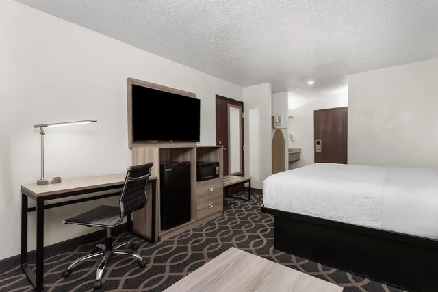 غرفة بسرير كينج، Baymont By Wyndham Piqua 6/10