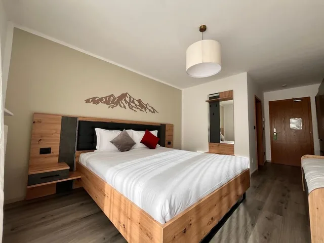 غرفة كلاسيكية بسرير كينج، Rododendro Hotel 2/7