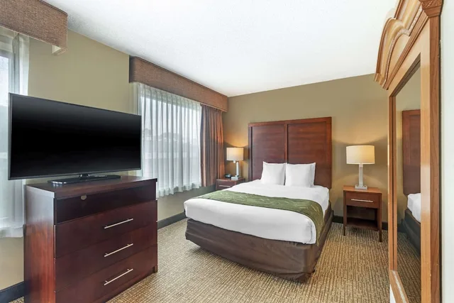 جناح بسرير كينج، Spark by Hilton Wilmington 4/9