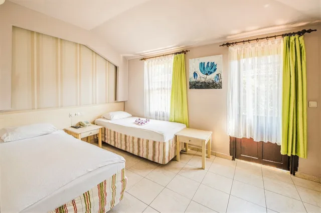 غرفة بسرير مزدوج أو سريرين منفصلين، Leda Beach Hotel 2/2