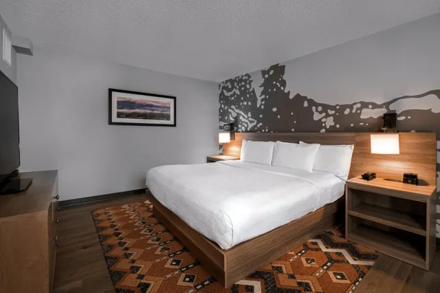 جناح بإطلالة على الجبل بغرفة نوم واحدة، Holiday Inn Estes Park 2/3