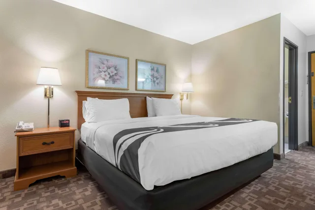 غرفة بسرير كينج، Quality Inn Washington Court House 2/2